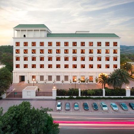 Dlf Club 3 Hotel คูร์เคาน์ ภายนอก รูปภาพ
