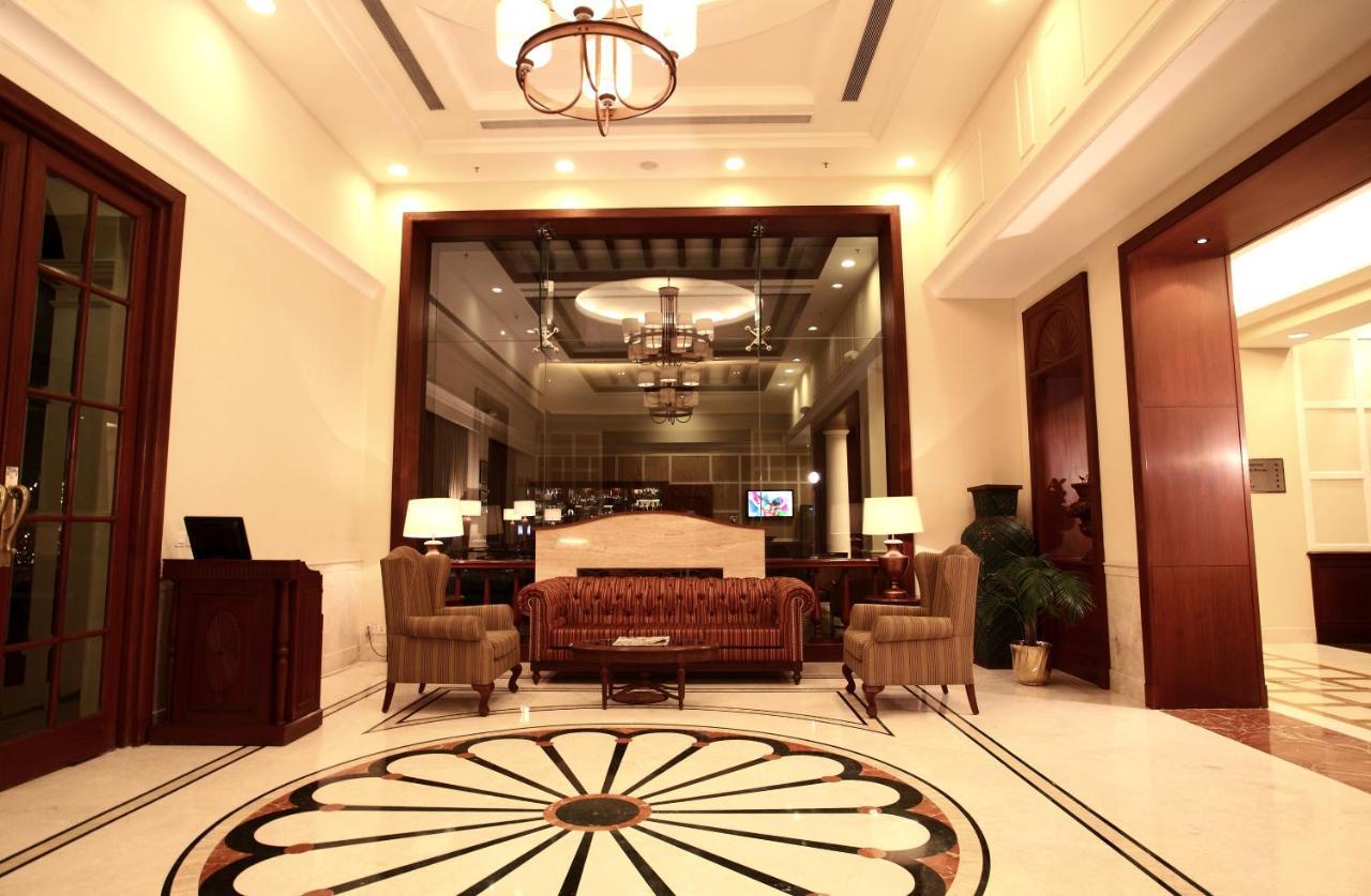 Dlf Club 3 Hotel คูร์เคาน์ ภายนอก รูปภาพ