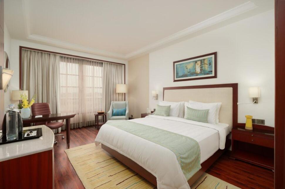 Dlf Club 3 Hotel คูร์เคาน์ ภายนอก รูปภาพ