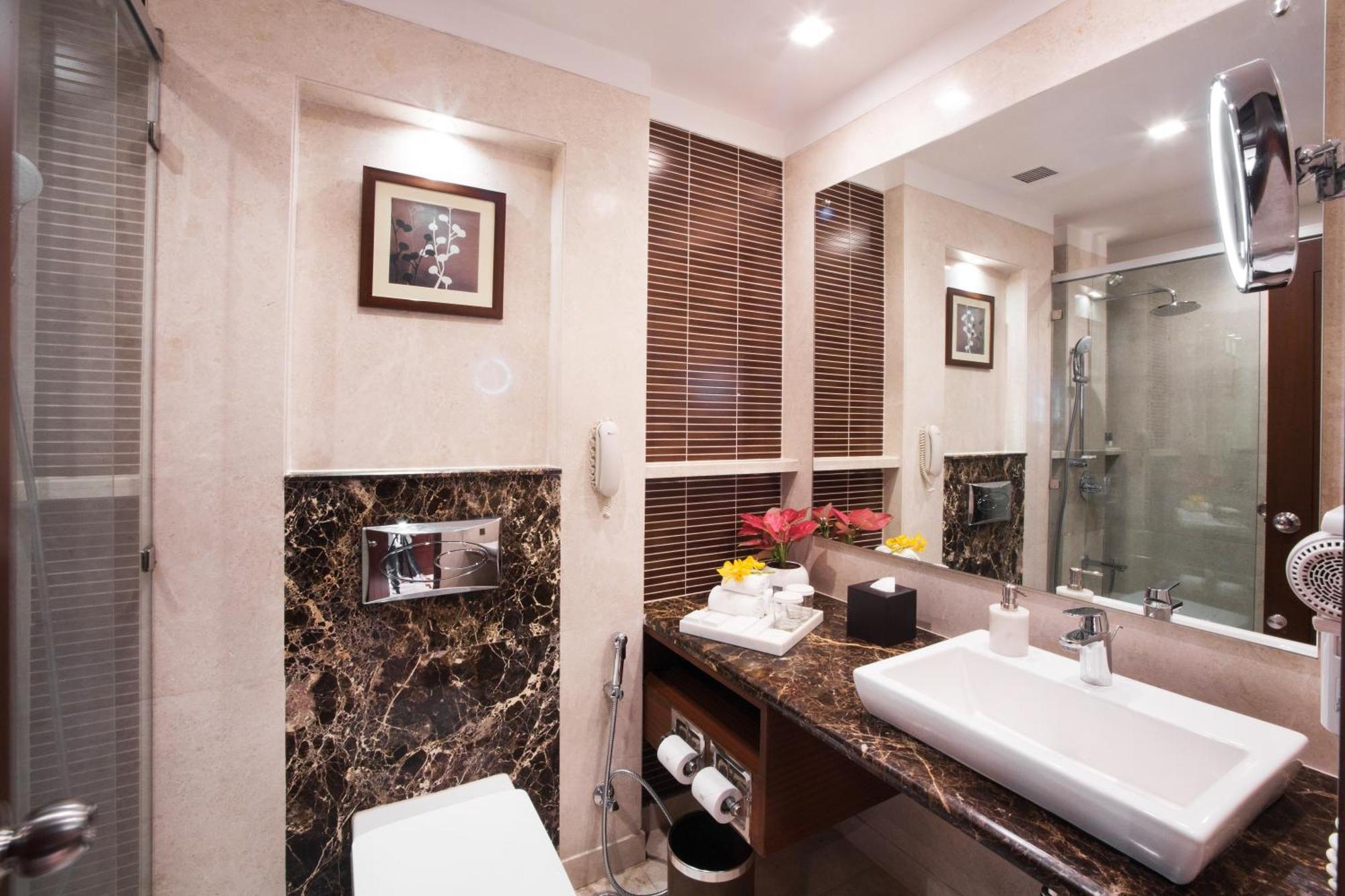 Dlf Club 3 Hotel คูร์เคาน์ ภายนอก รูปภาพ